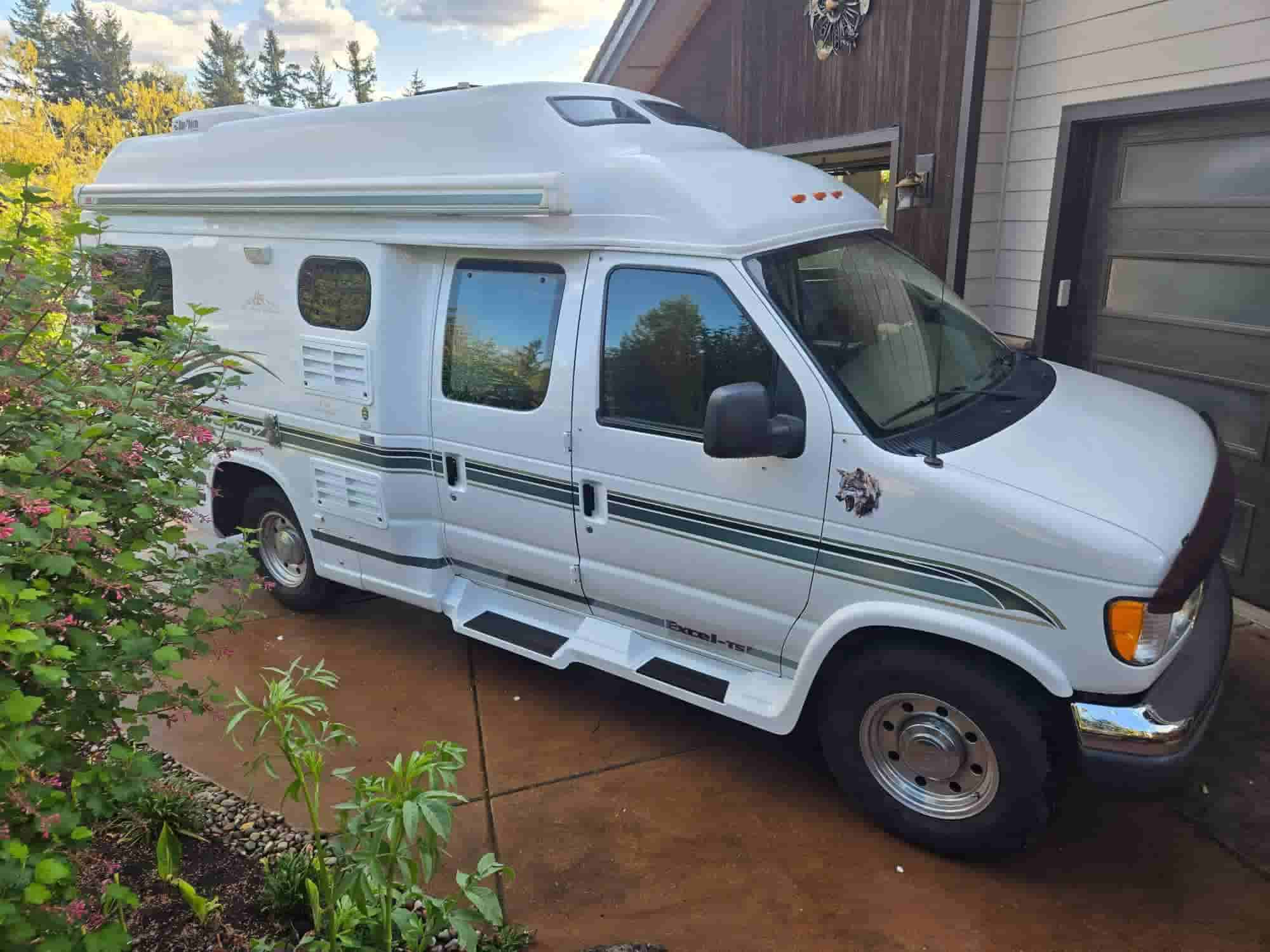 2003 20' Ford E-Series For Sale In Eugene, Oregon