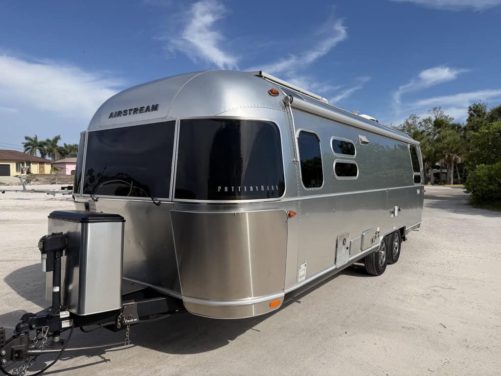 2022 28' Airstream Pottery Barn For Sale In Englewood, Florida