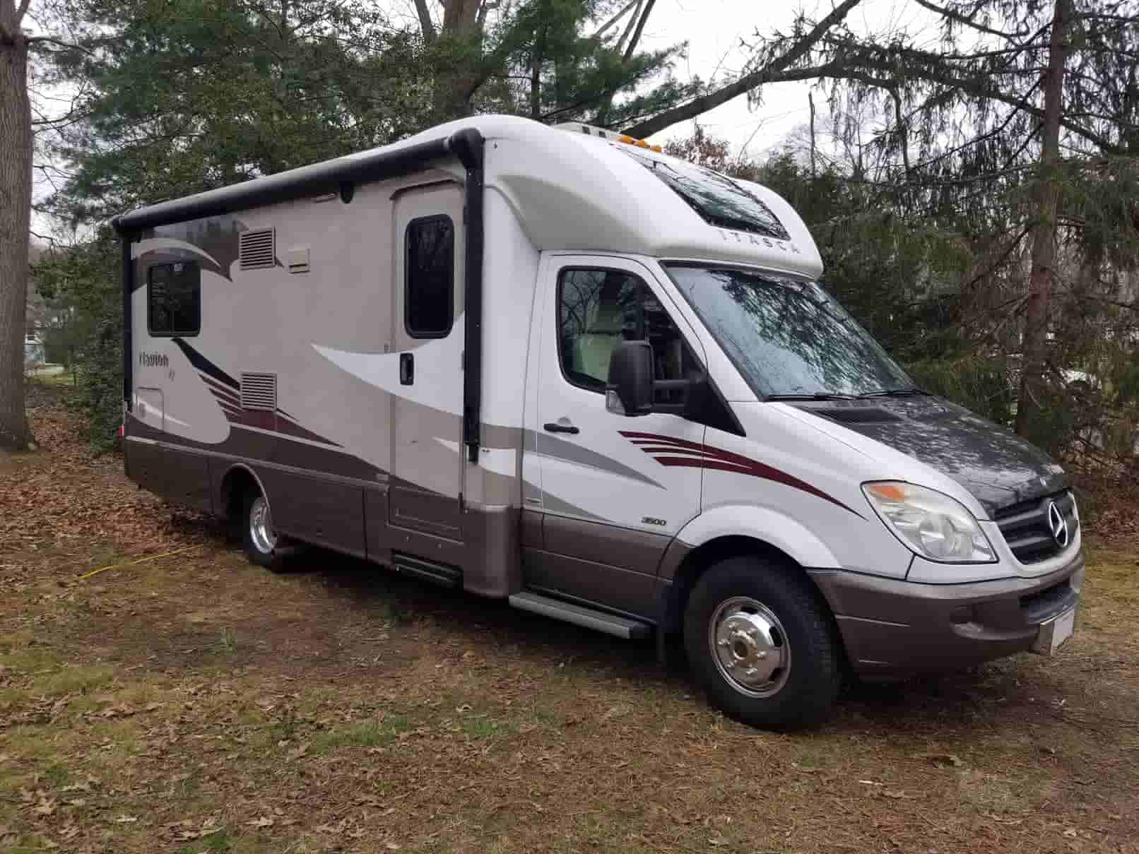 2014 24' Itasca Navion Navion iQ 24v For Sale In Millersville, Maryland