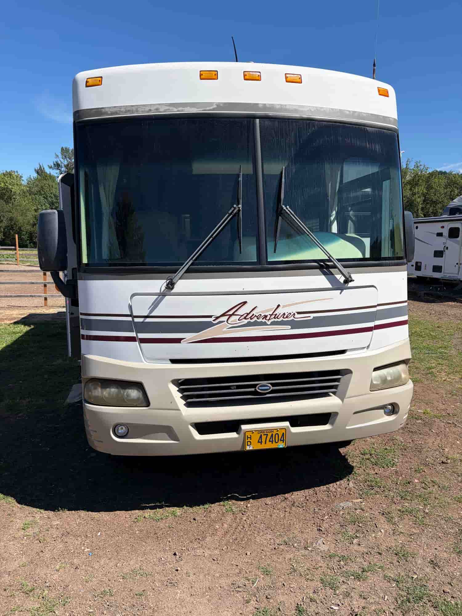 2004 35' Winnebago Adventurer For Sale In Portland, Oregon