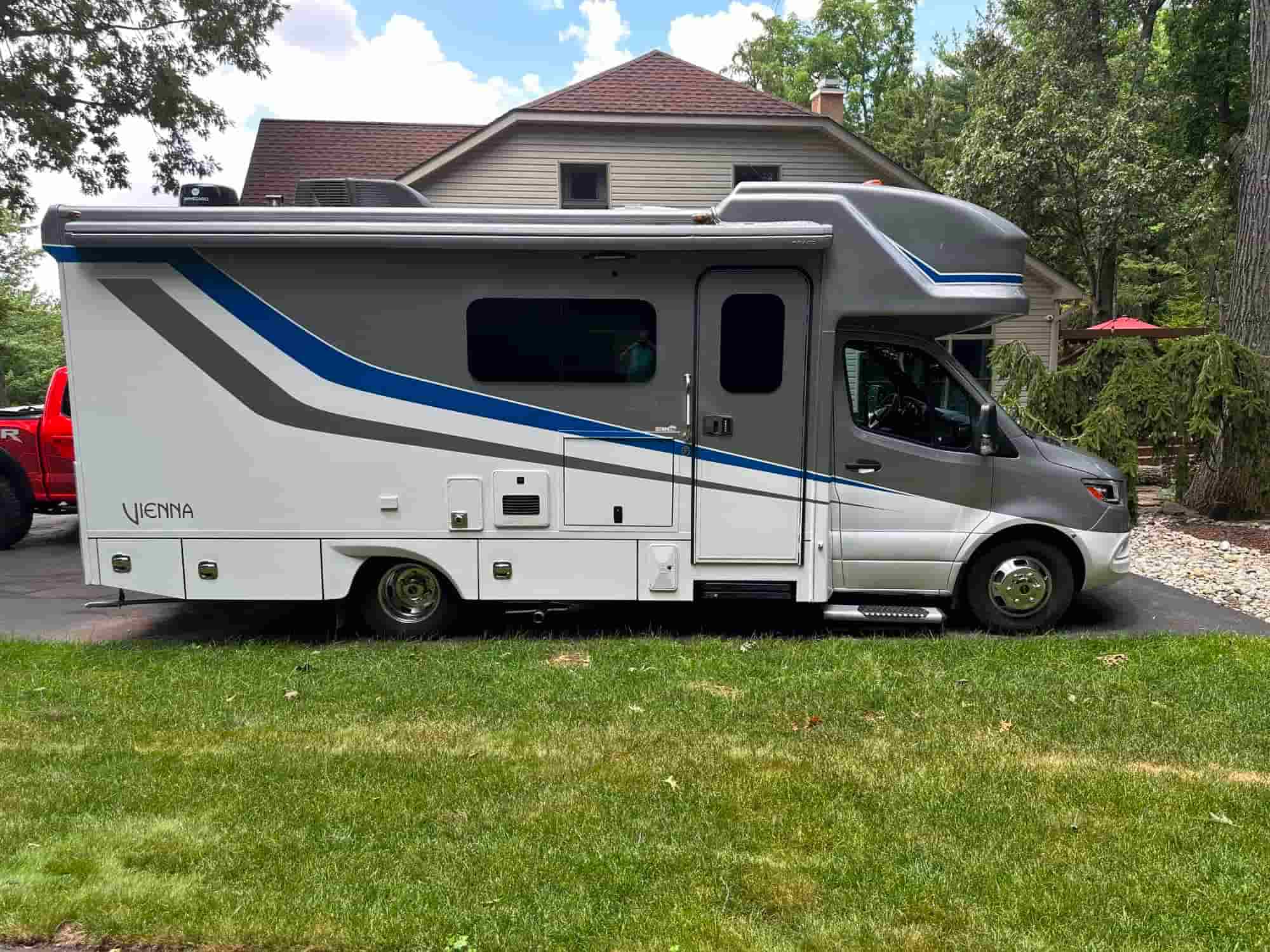 2022 25' Rennegade Vienna RMC For Sale In Allentown, Pennsylvania