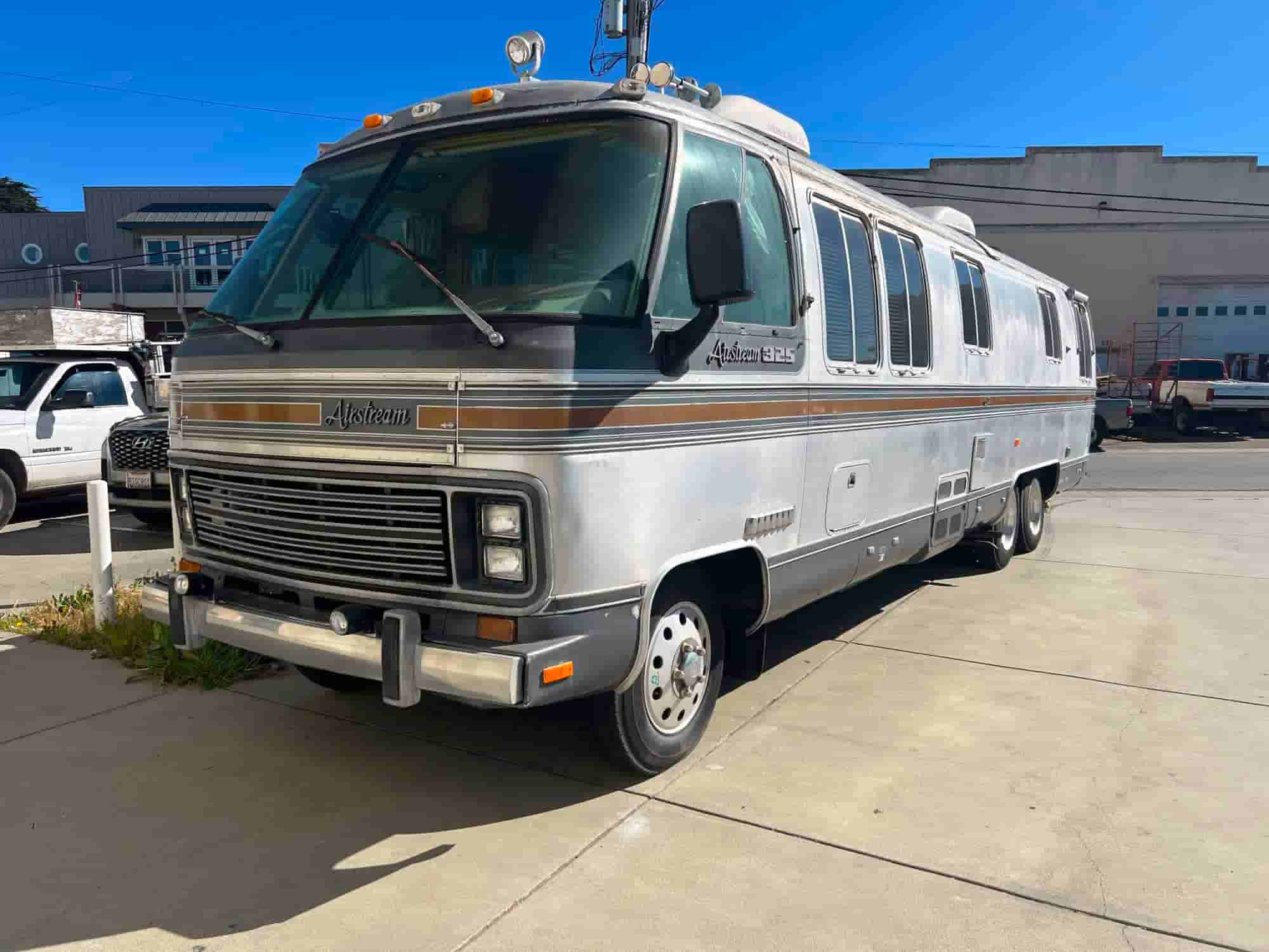 1986 32' Airstream For Sale In Half Moon Bay, California