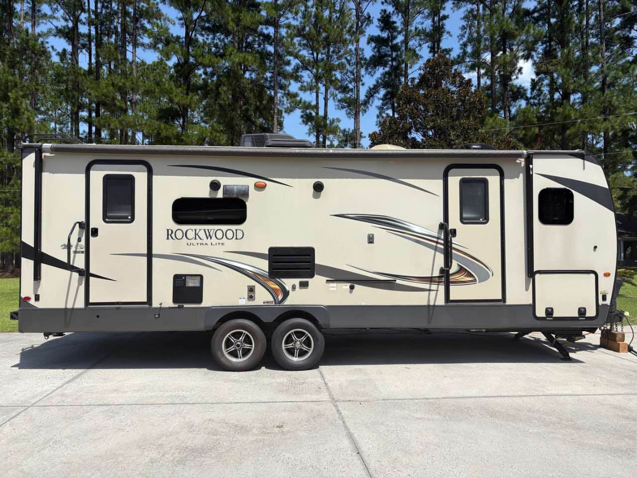 2019 26' Rockwood ultra lite 2604WS