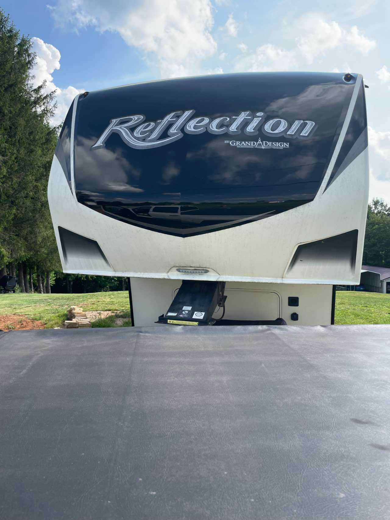 2019 Grand Design 303RLS 32'