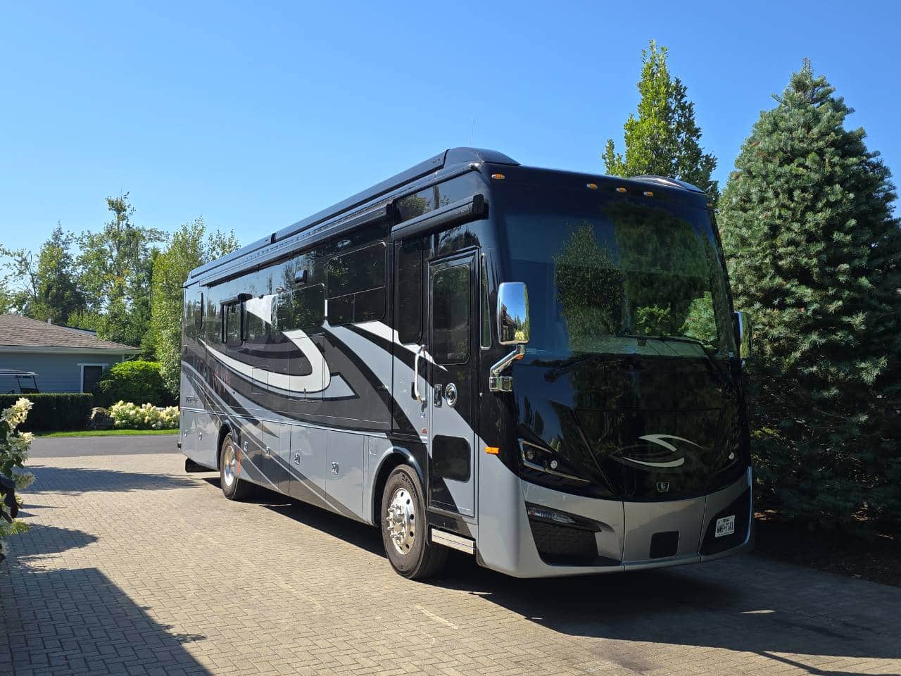 2025 Tiffin Motorhomes Phaeton 37BH 38'
